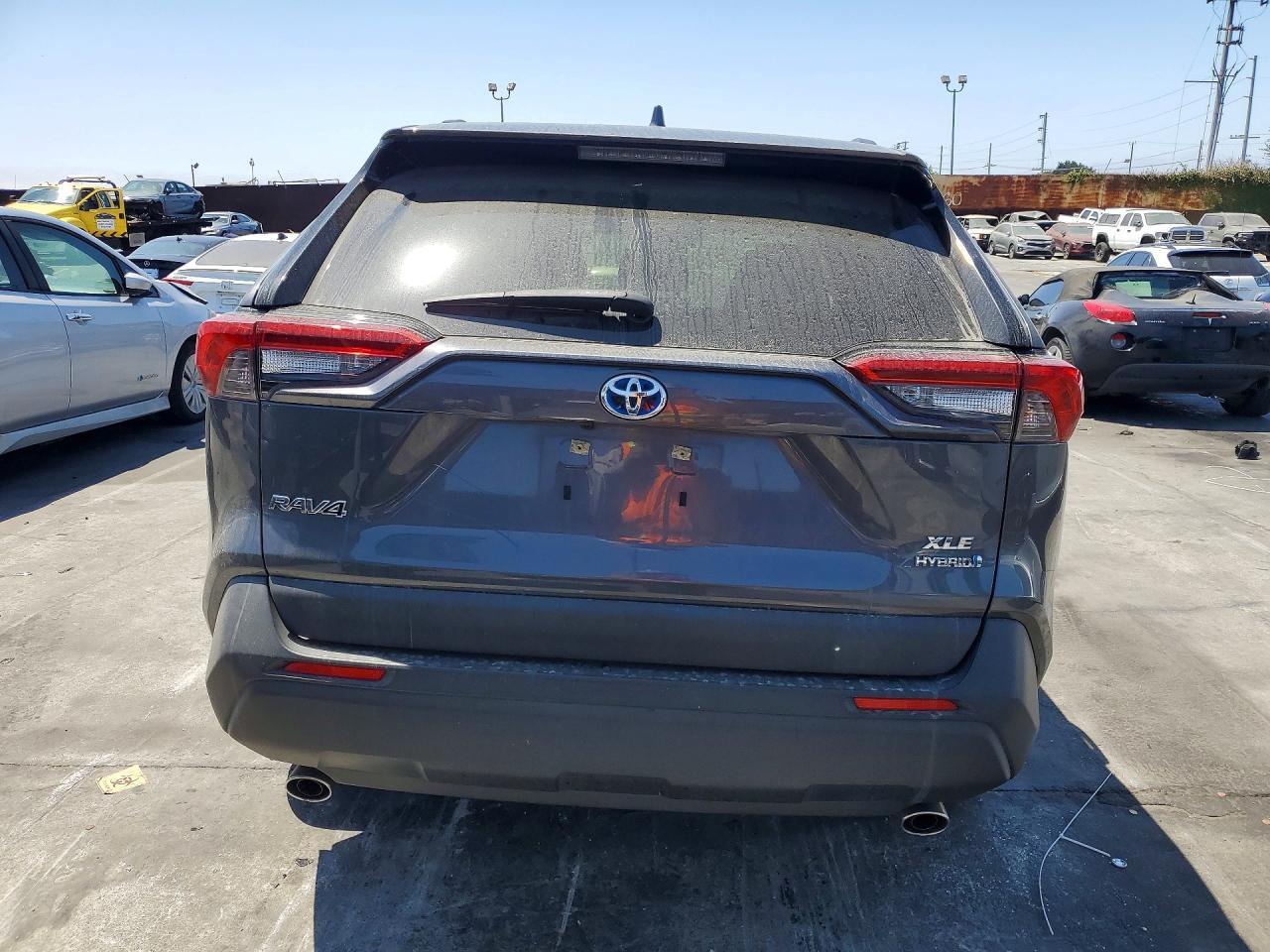 2020 Toyota Rav4 Hybrid Xle - Фото 6