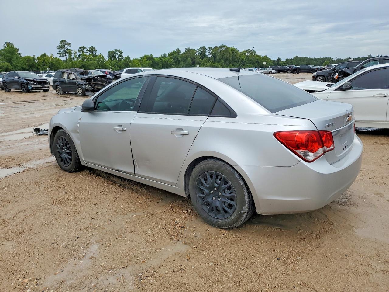 2014 Chevrolet Cruze Ls - Фото 2