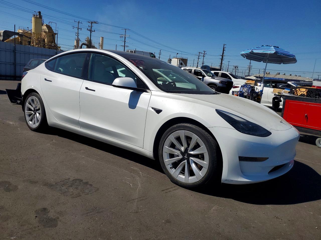2023 Tesla Model 3 - Image 4