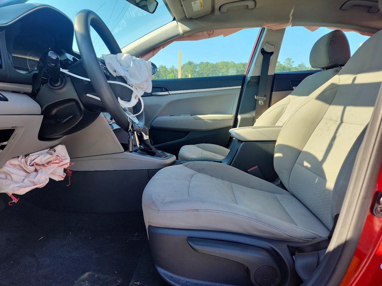 2019 Hyundai Elantra Se - Image 7