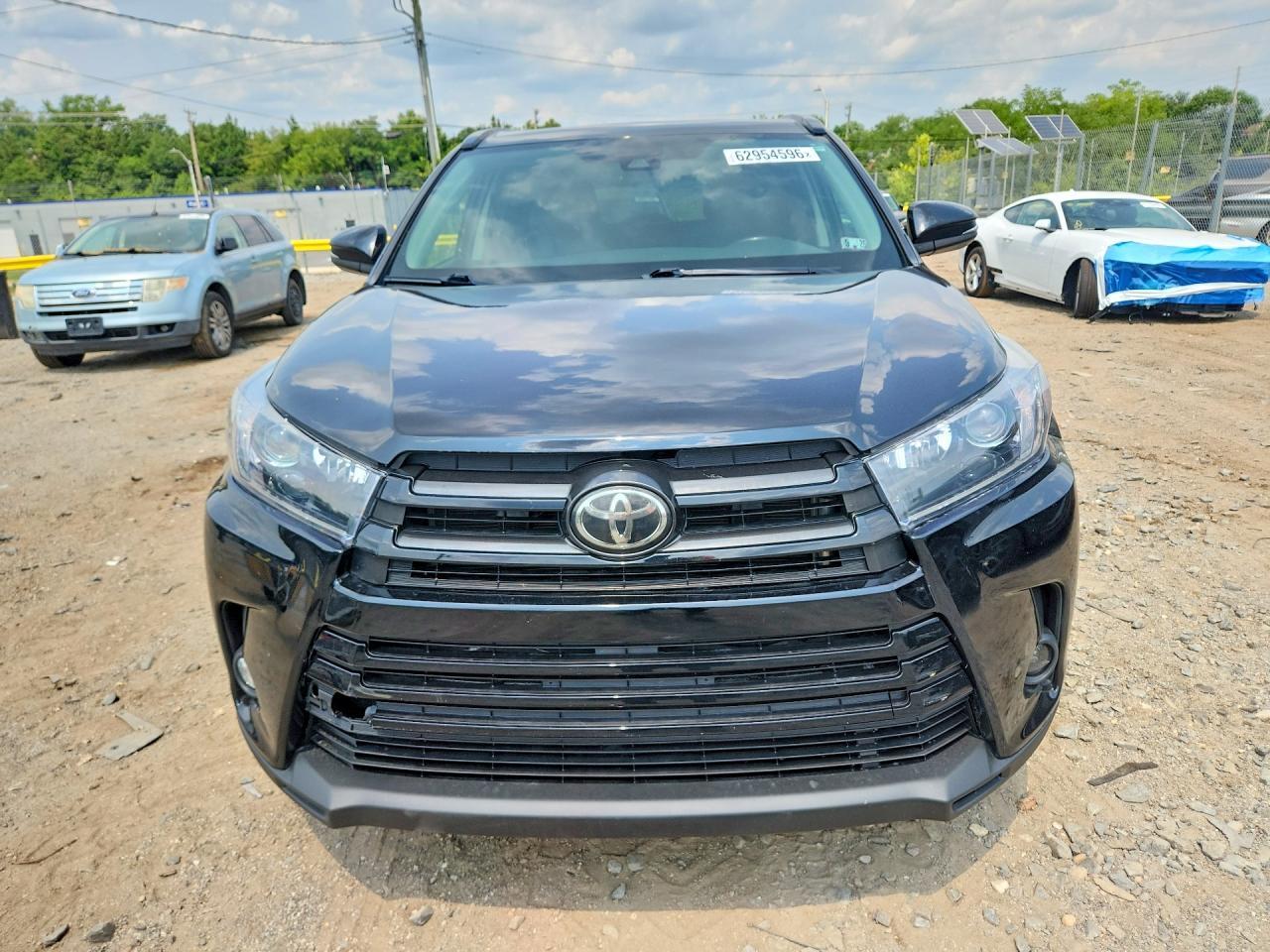 2019 Toyota Highlander Se - Фото 5