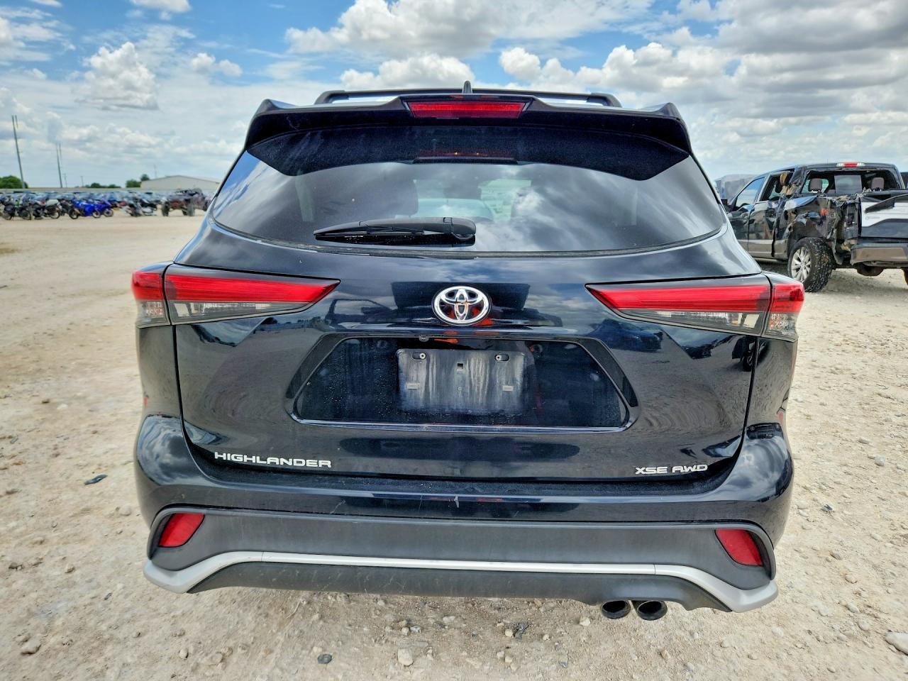 2022 Toyota Highlander Xse - Image 6