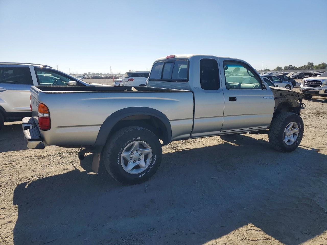 2004 Toyota Tacoma Xtracab Prerunner - Image 3