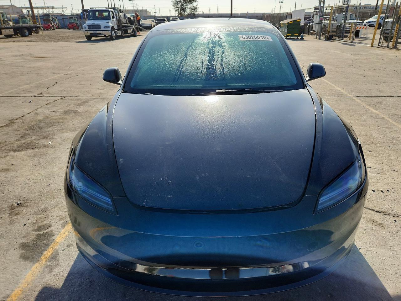 2025 Tesla Model 3 - Фото 5