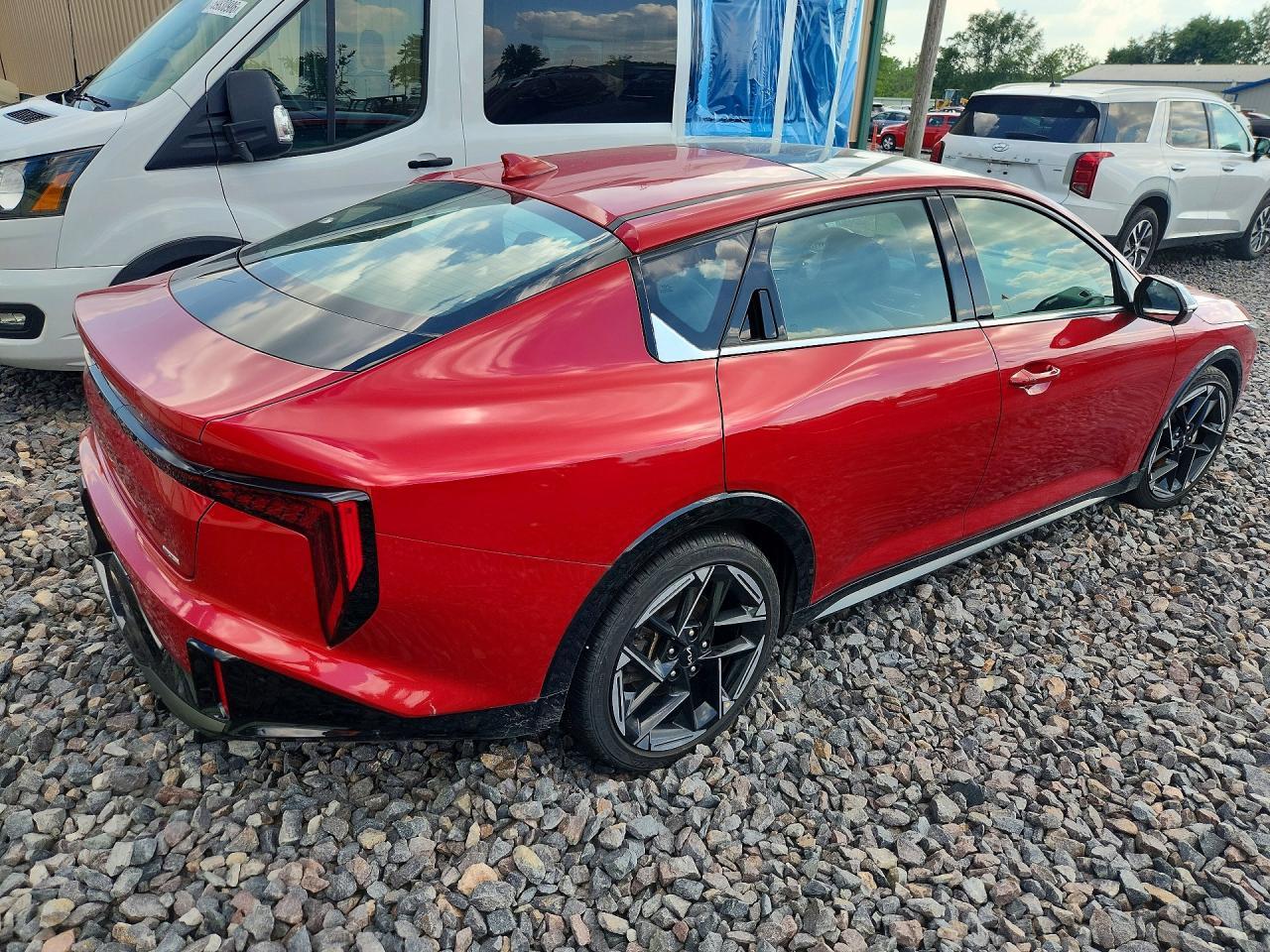 2025 Kia K4 Gt Line - Image 3