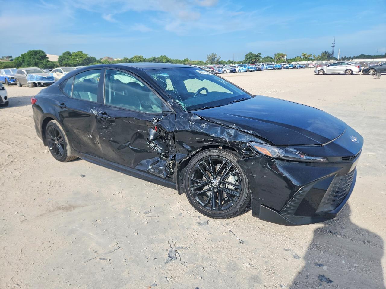 2025 Toyota Camry Se - Фото 4