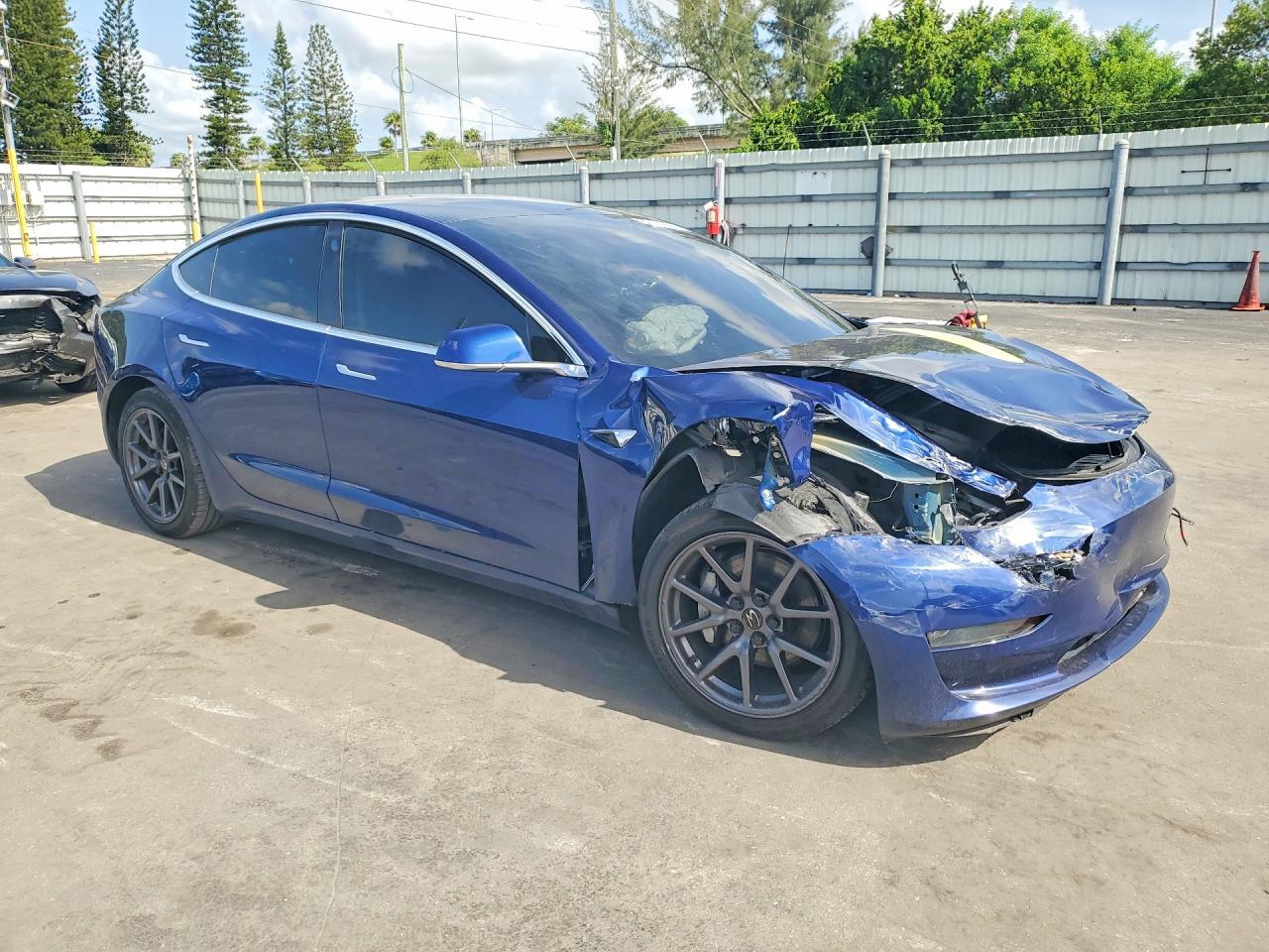 2019 Tesla Model 3 - Image 4
