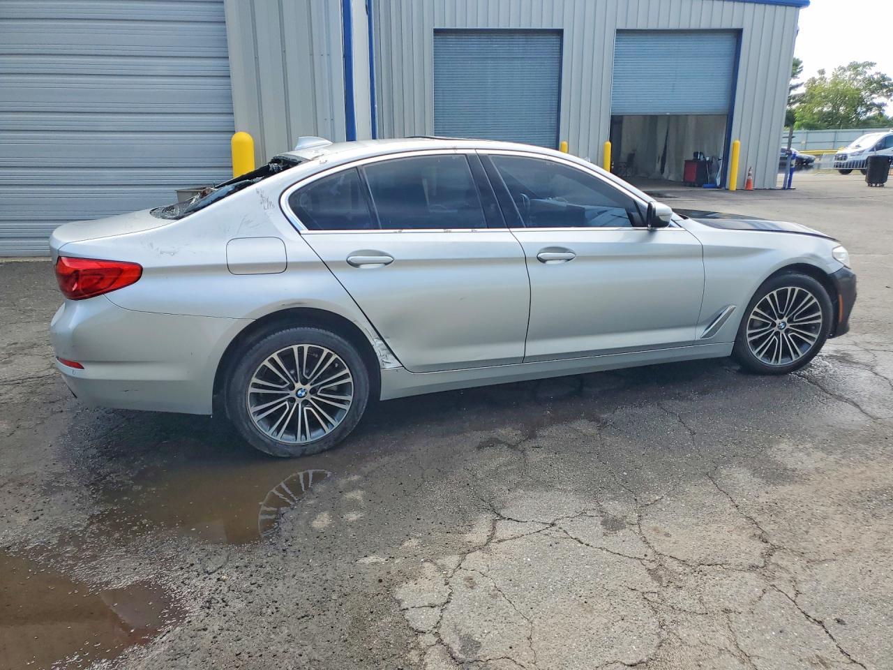 2020 BMW 530 Xi - Фото 3