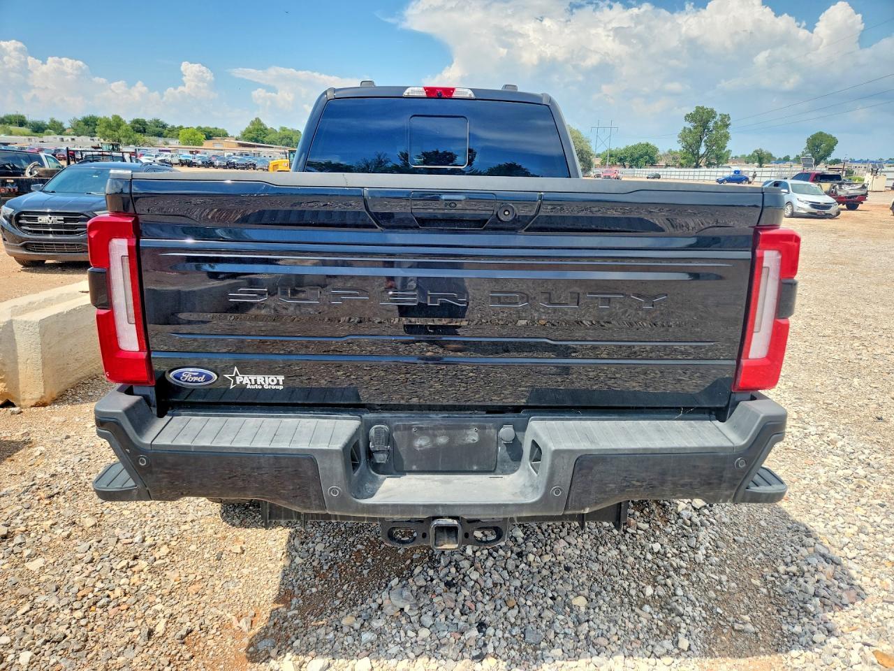 2025 Ford F250 Super Duty - Фото 6