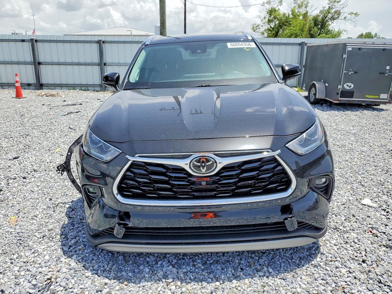 2020 Toyota Highlander Platinum - Image 5