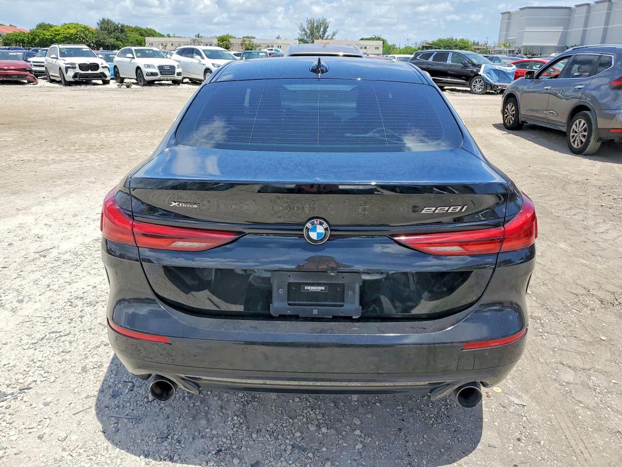 2022 BMW 228Xi - Фото 6