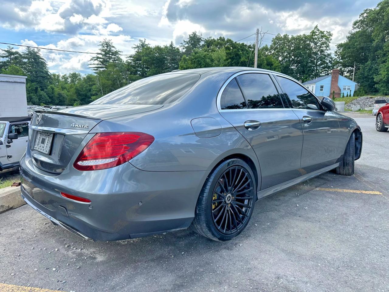 2017 Mercedes-Benz E 300 4Matic - Фото 3