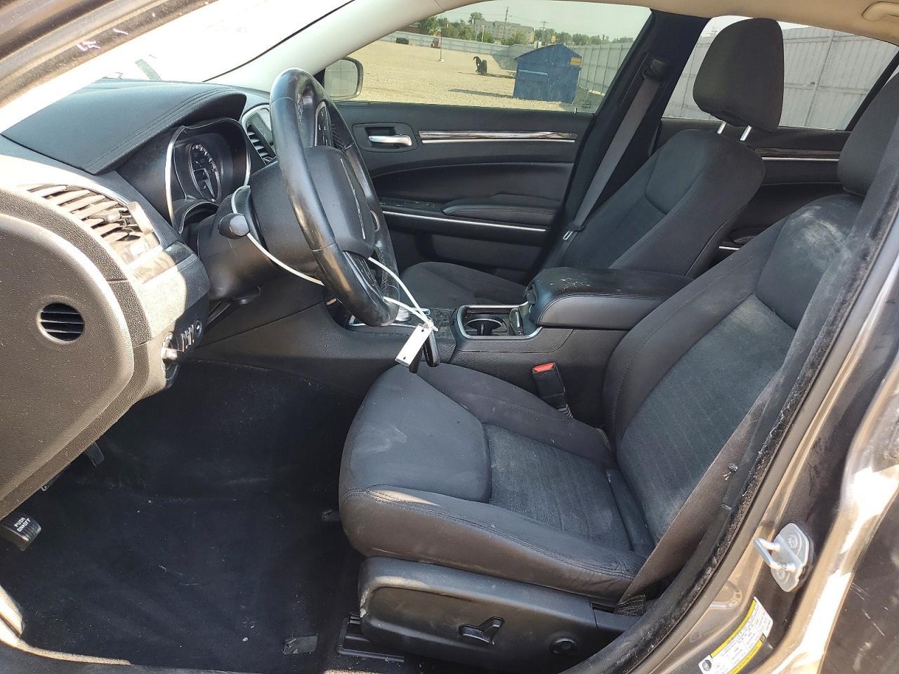 2019 Chrysler 300 Touring - Image 7