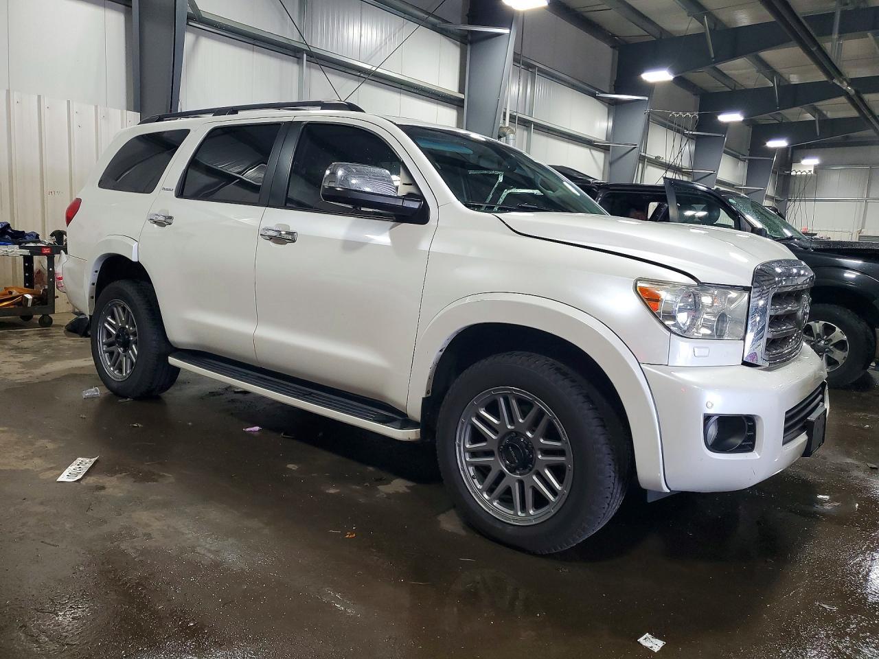 2014 Toyota Sequoia Platinum - Фото 4