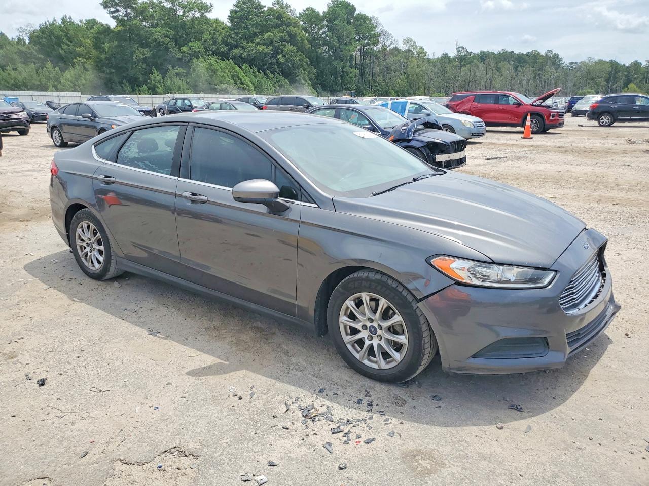 2016 Ford Fusion S - Image 4
