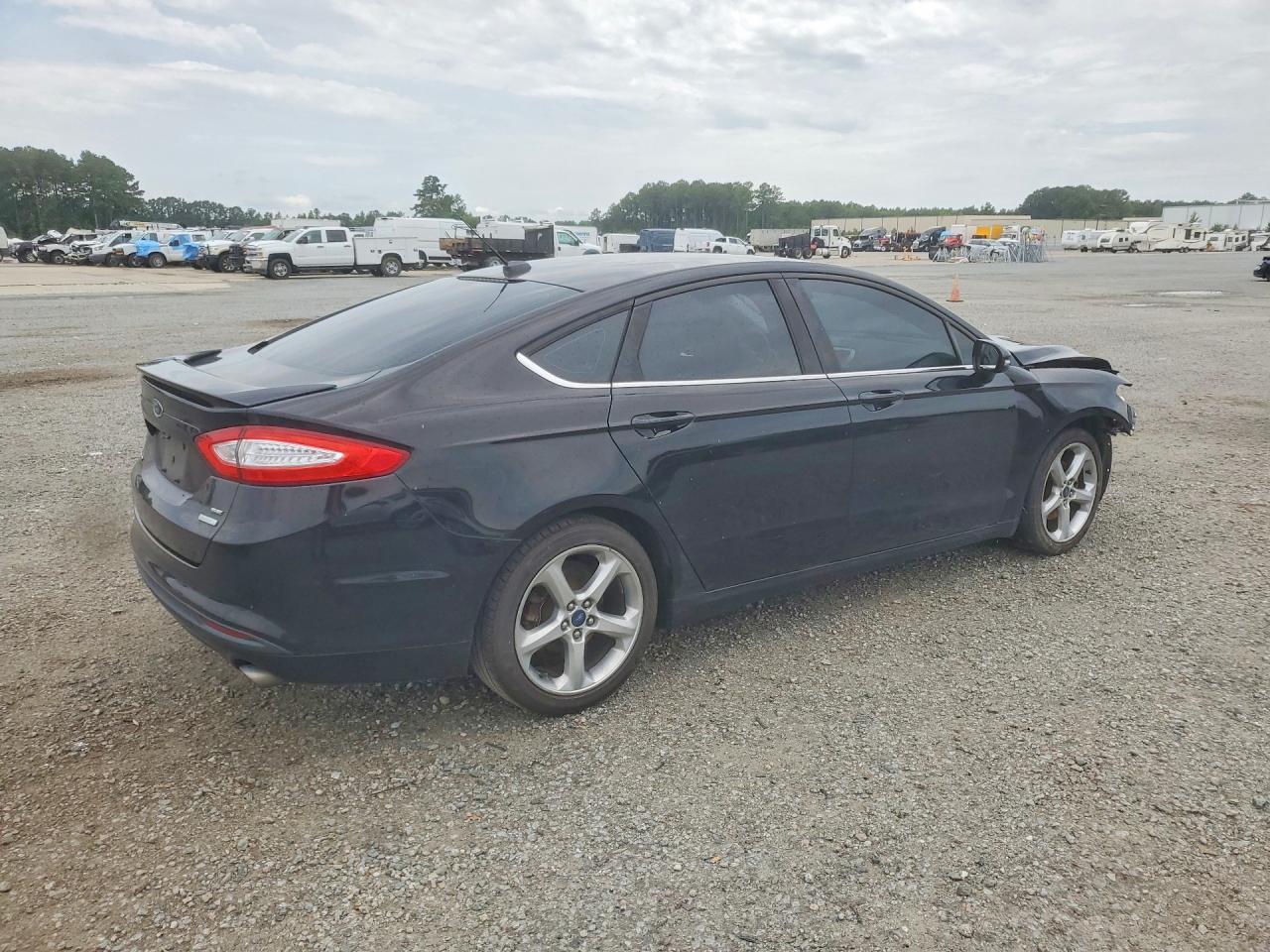 2016 Ford Fusion Se - Image 3