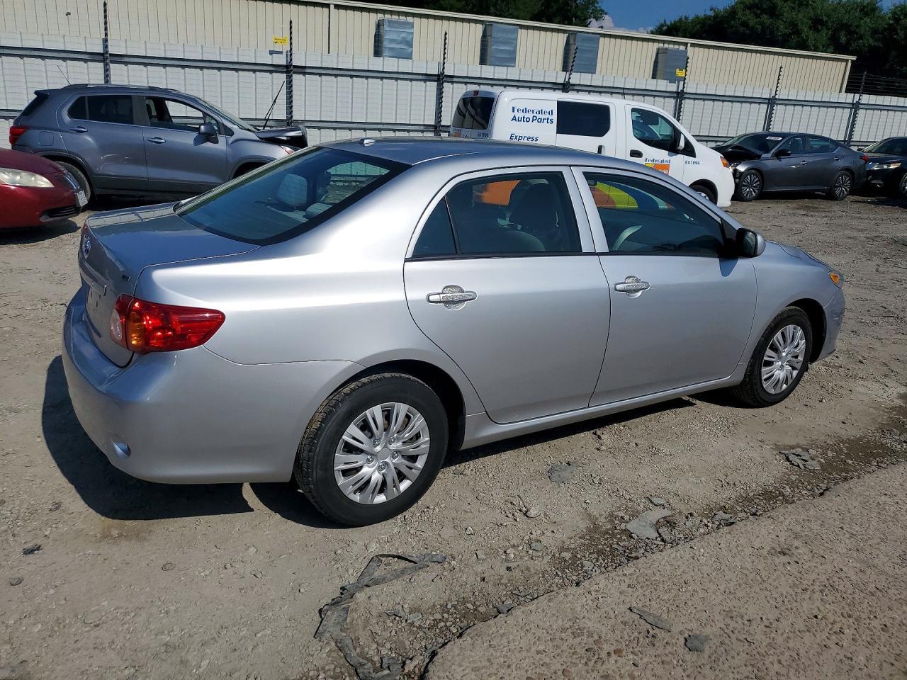 2010 Toyota Corolla Le - Image 3