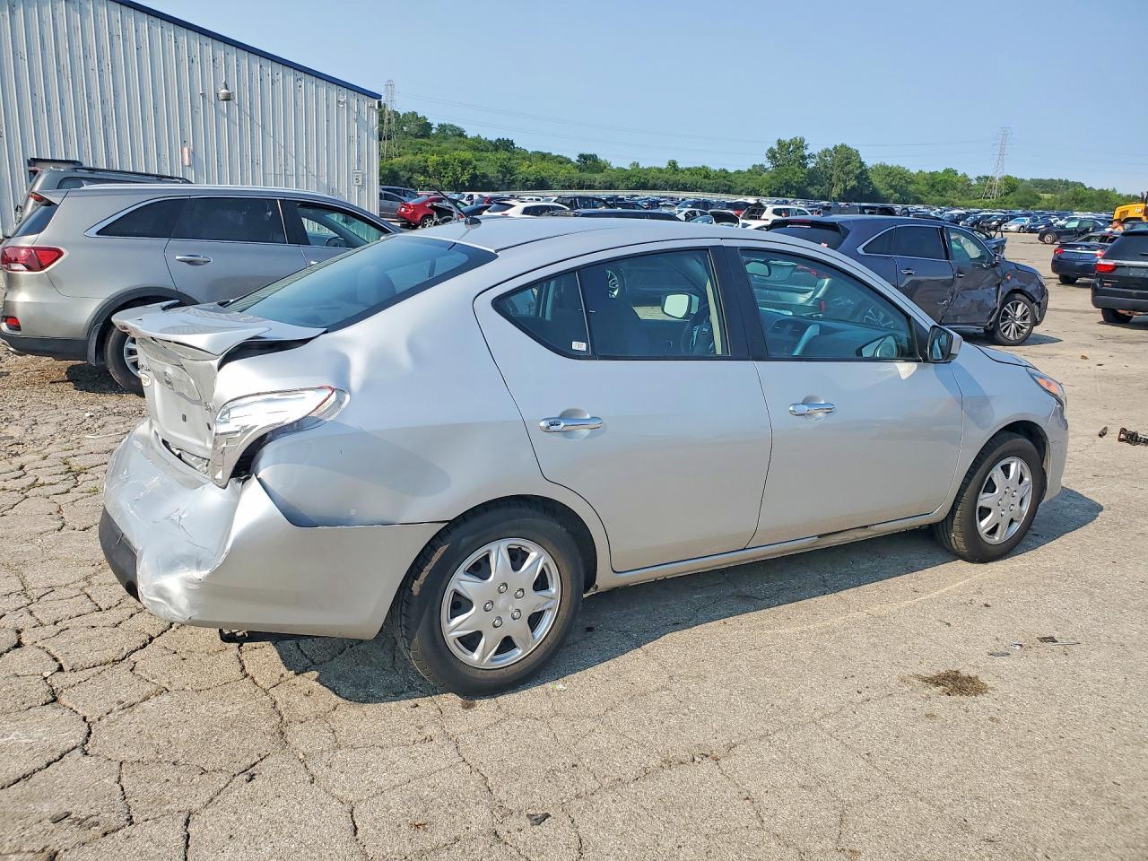 2016 Nissan Versa 1.6 Sv - Фото 3