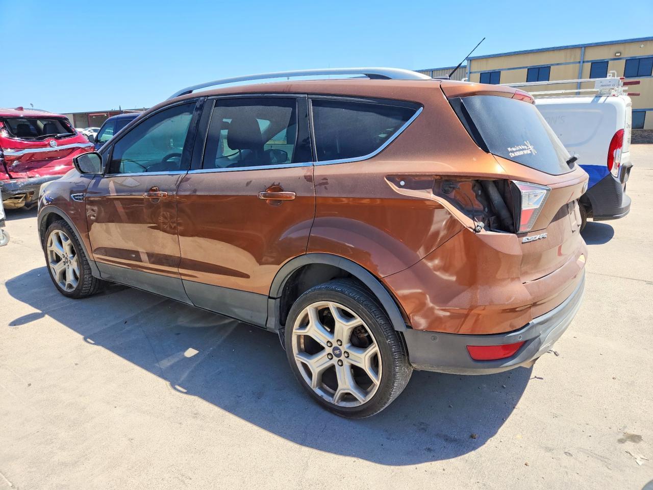 2017 Ford Escape Titanium - Фото 2