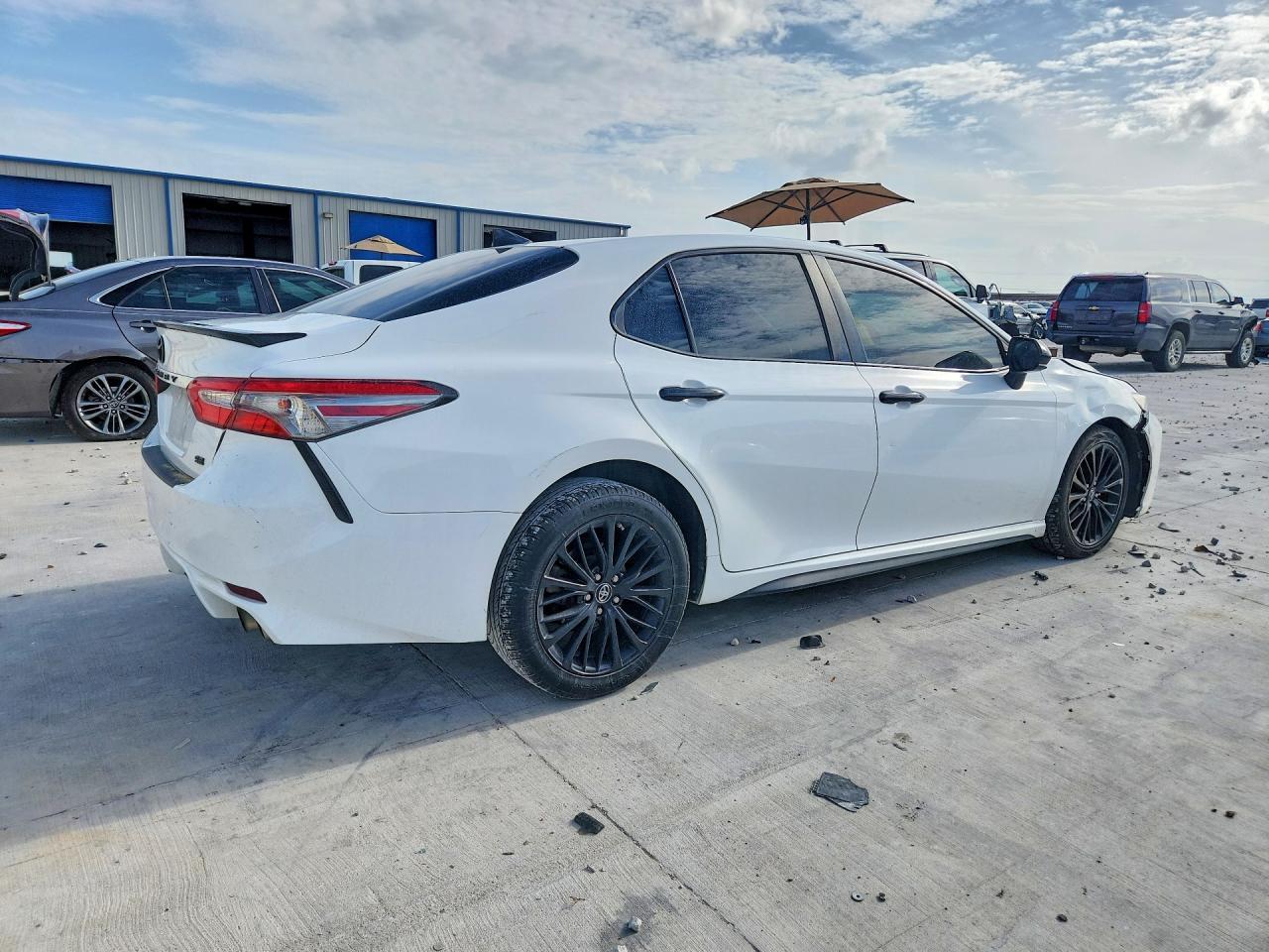 2019 Toyota Camry Se - Фото 3