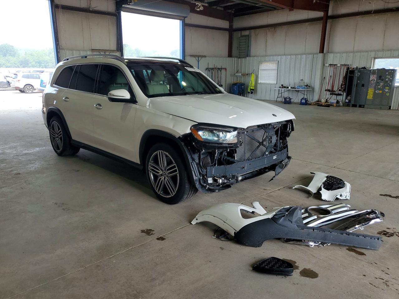2025 Mercedes-Benz Gls 450 4Matic - Image 4