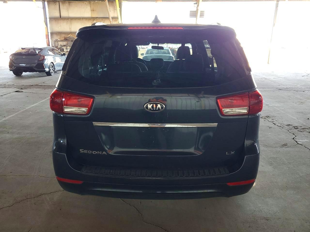 2015 Kia Sedona Lx - Фото 6