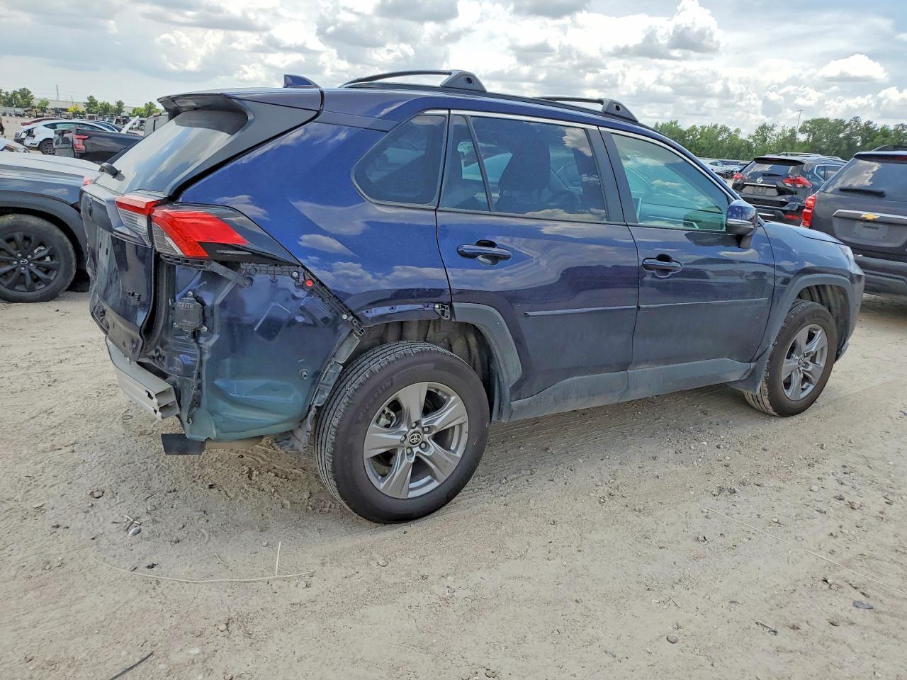 2025 Toyota Rav4 Xle - Фото 3
