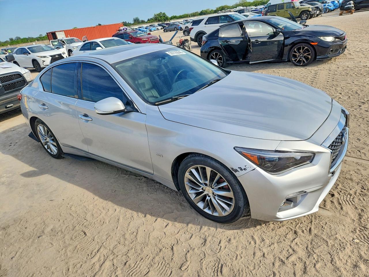 2018 Infiniti Q50 3.0T Luxe - Фото 4