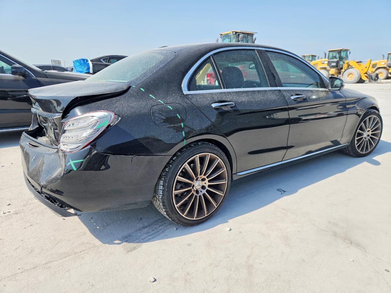 2016 Mercedes-Benz C - Фото 3