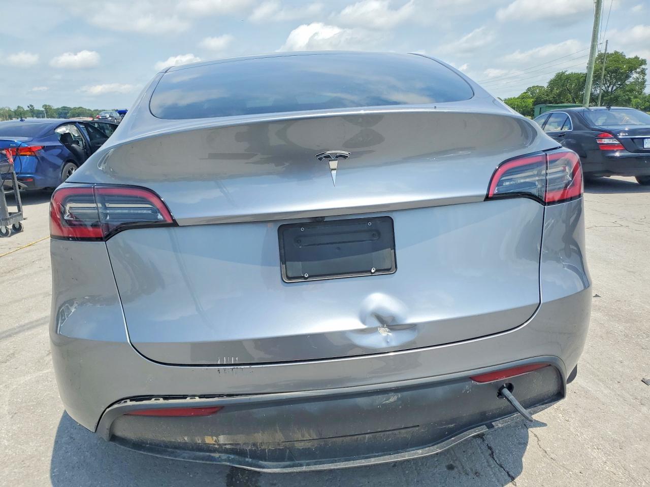 2024 Tesla Model Y - Фото 6