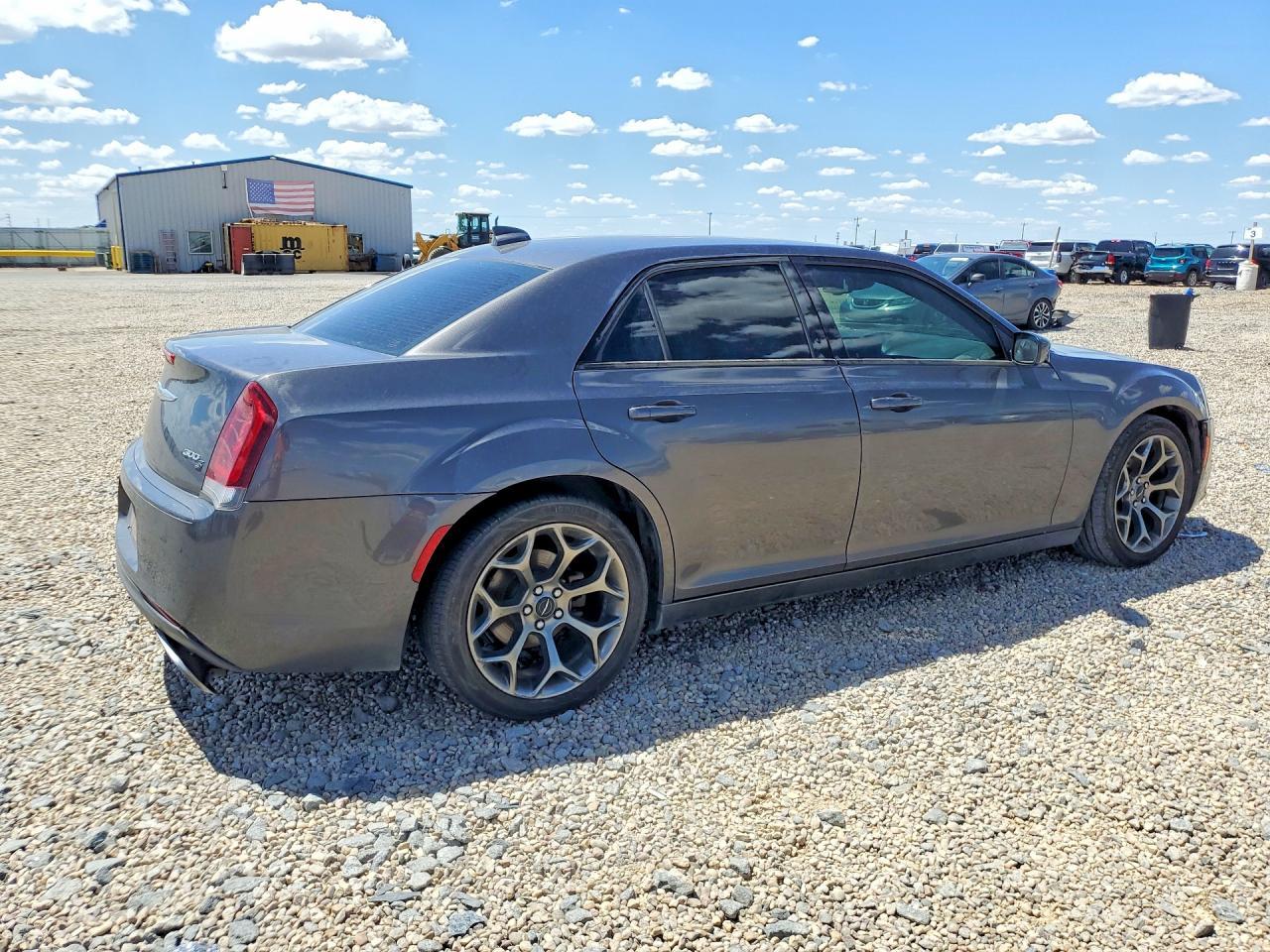 2018 Chrysler 300 S - Фото 3