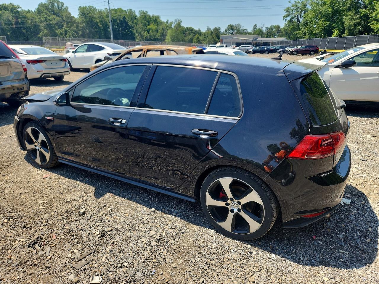 2016 Volkswagen Gti S/Se/Autobahn - Image 2