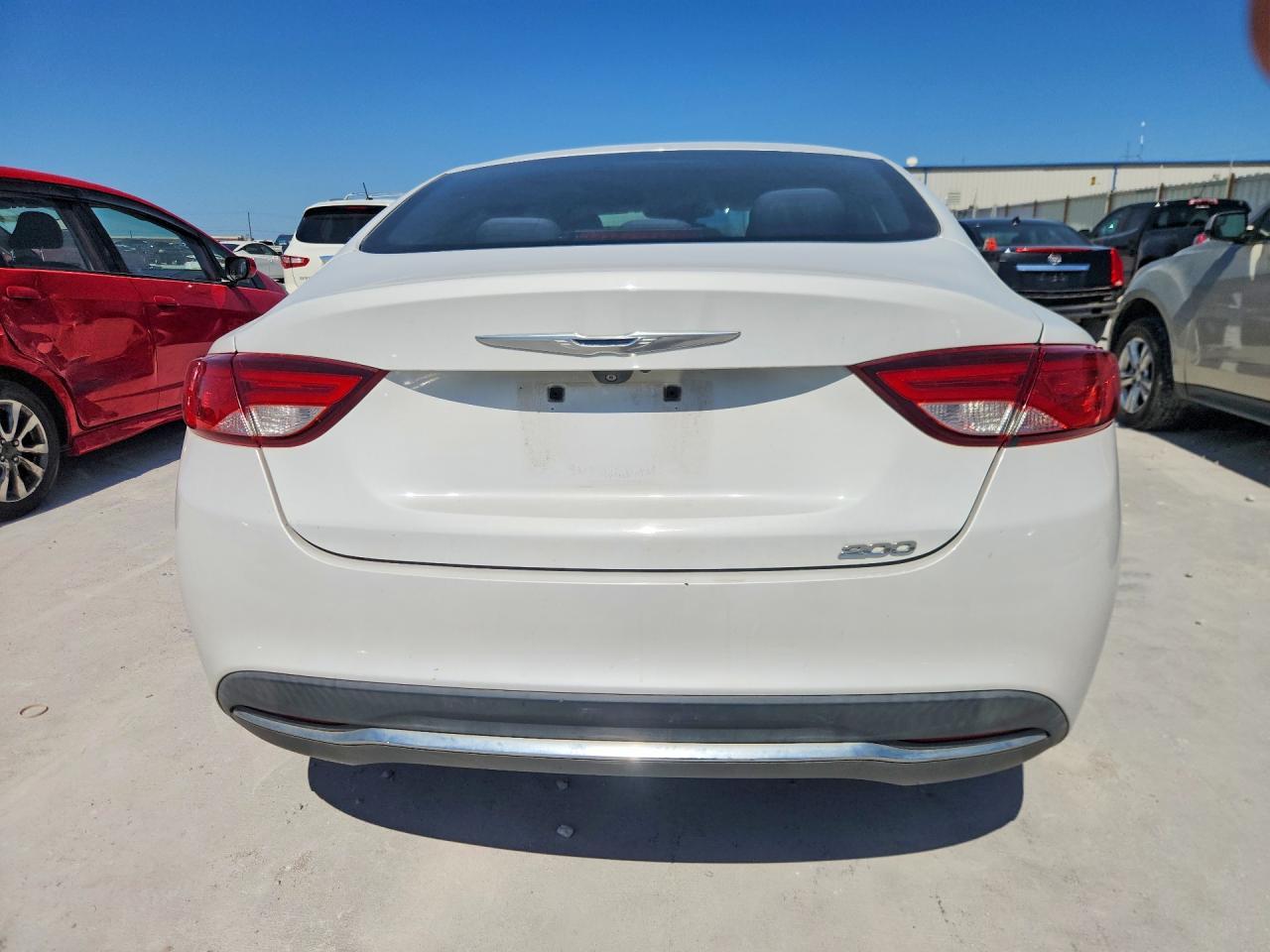 2015 Chrysler 200 Limited - Image 6