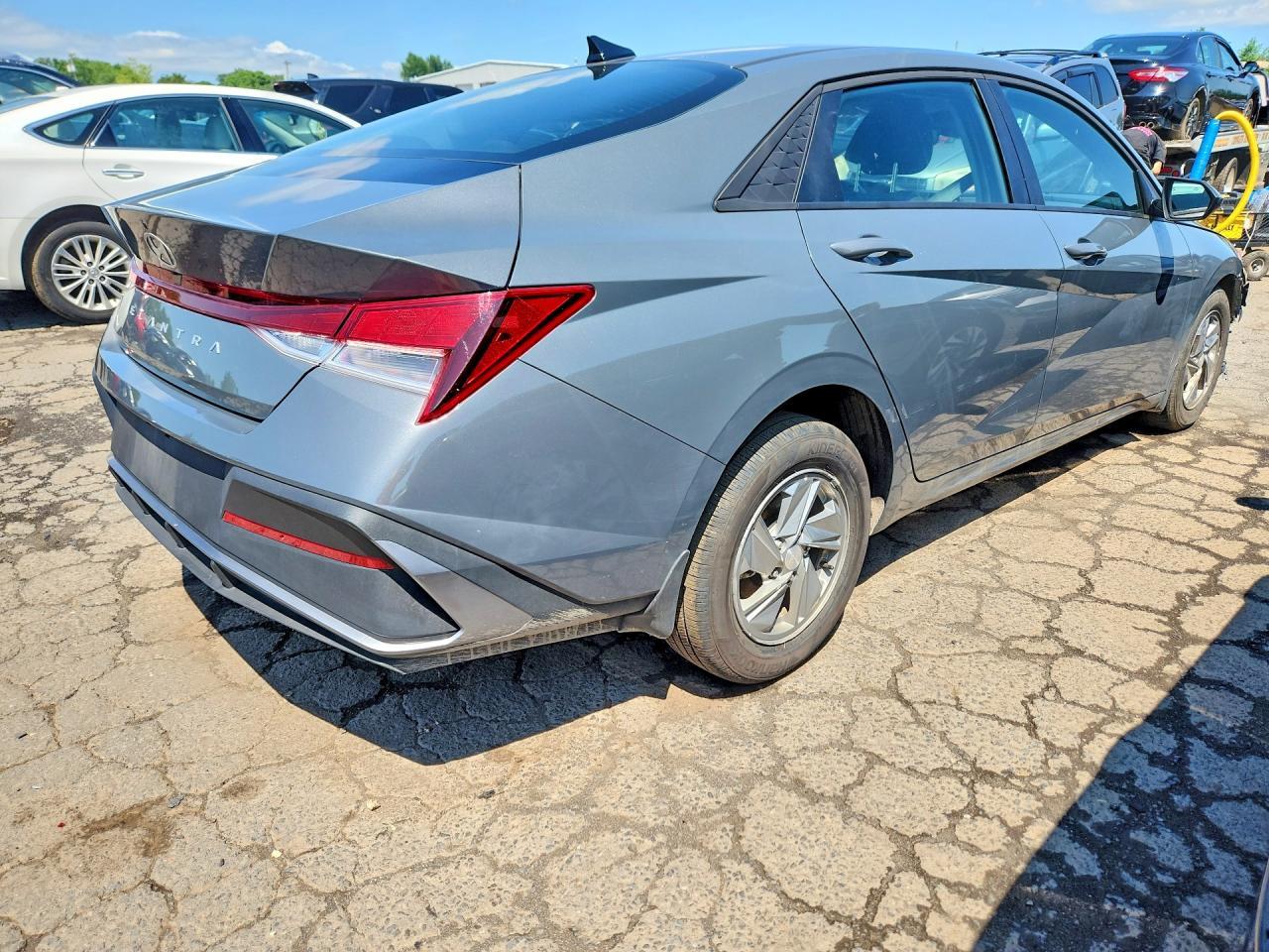 2026 Hyundai Elantra Se - Фото 3