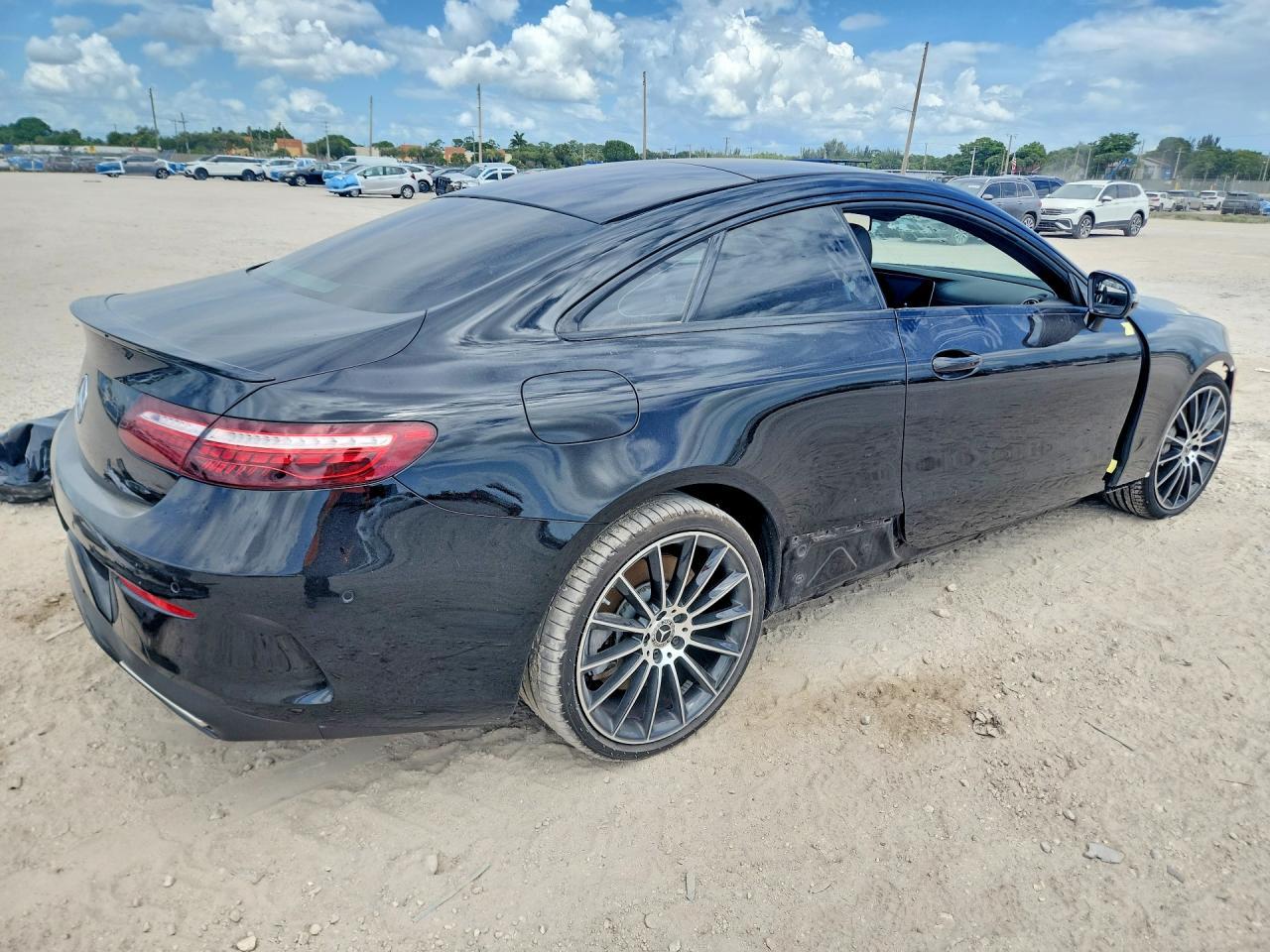 2022 Mercedes-Benz E 450 - Image 3