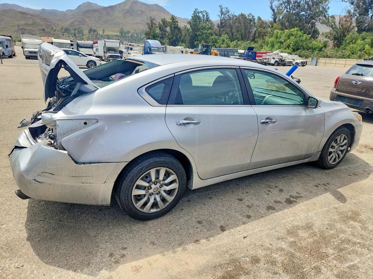 2015 Nissan Altima 2.5 S - Фото 3