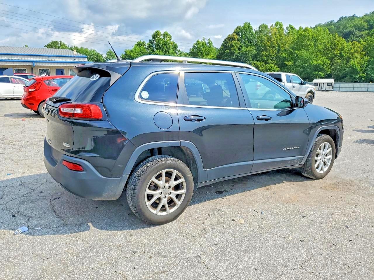 2015 Jeep Cherokee Latitude - Фото 3
