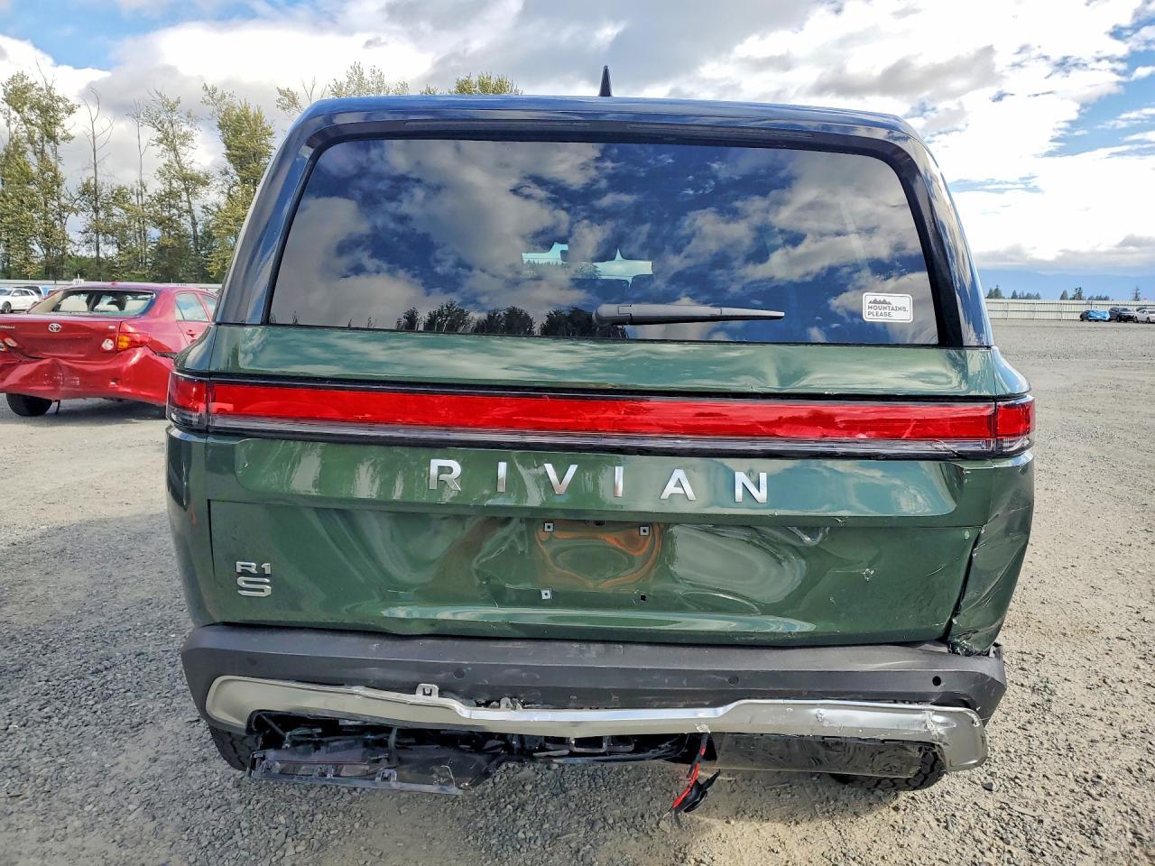 2026 Rivian R1S Adventure - Фото 6