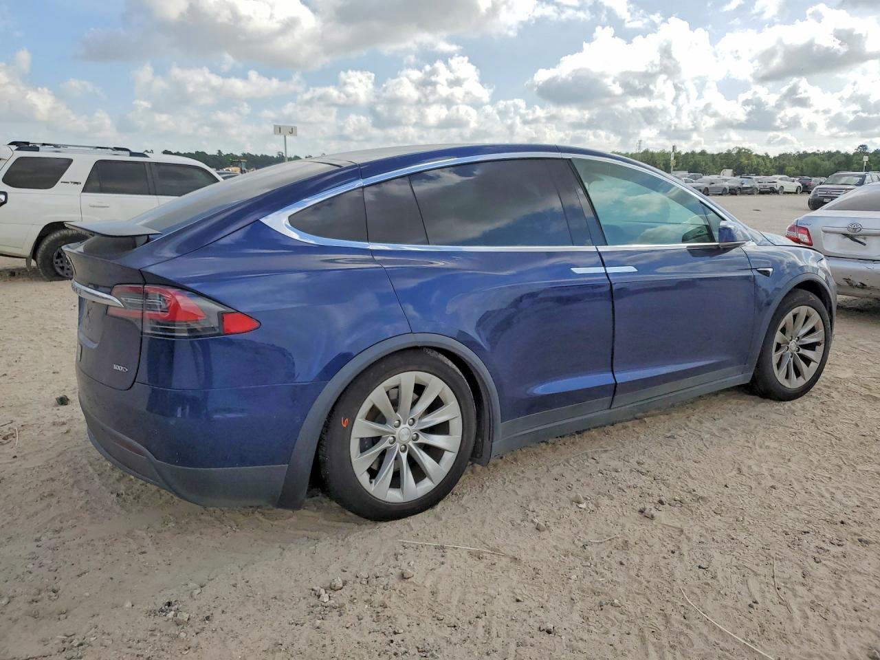 2018 Tesla Model X - Фото 3