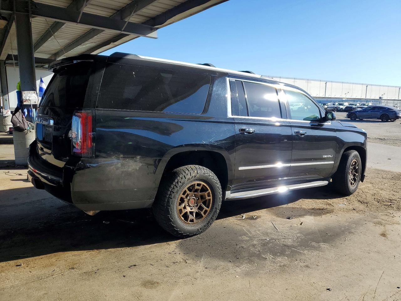 2015 GMC Yukon Xl Denali - Image 3