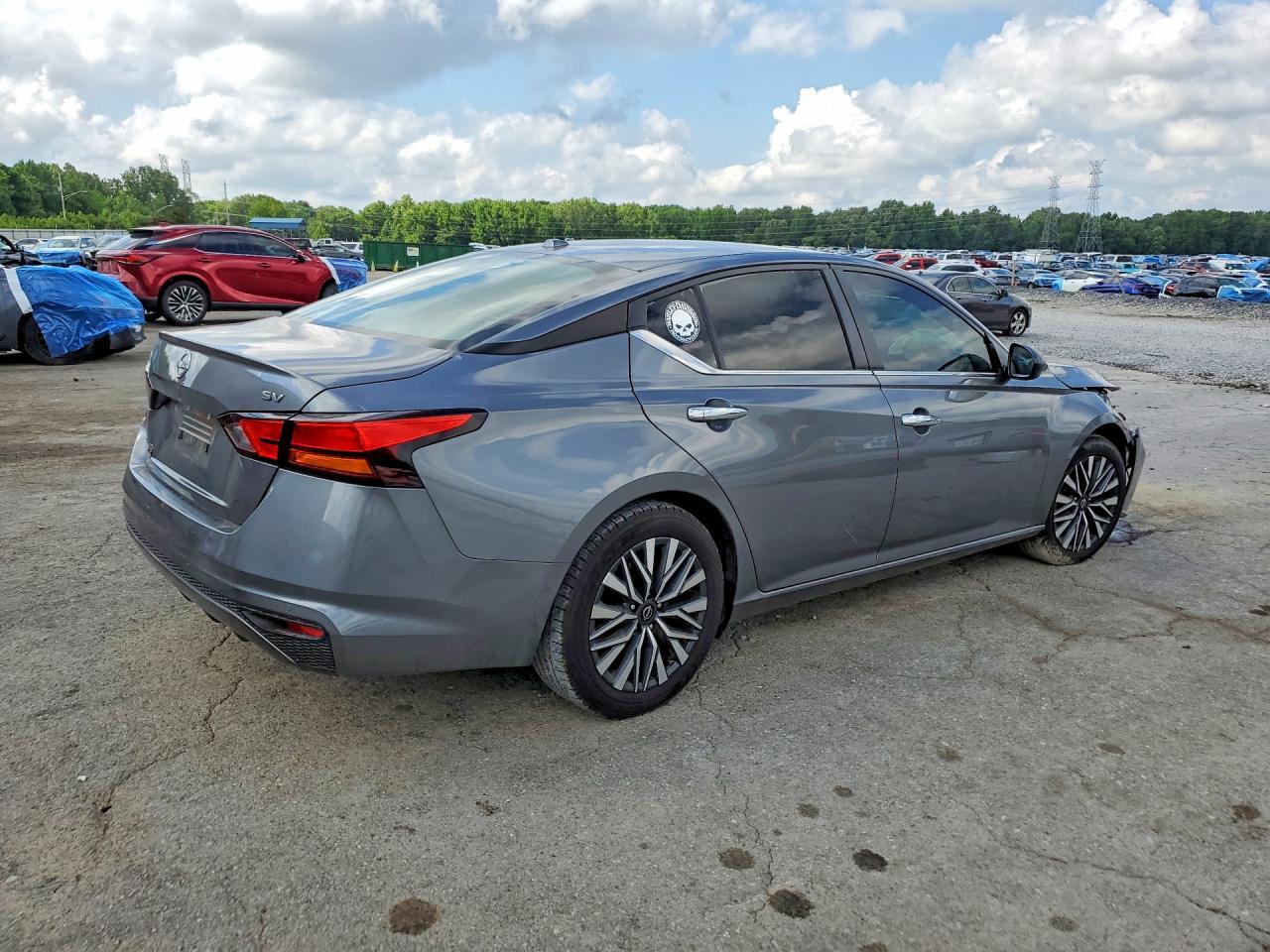 2024 Nissan Altima - Image 3