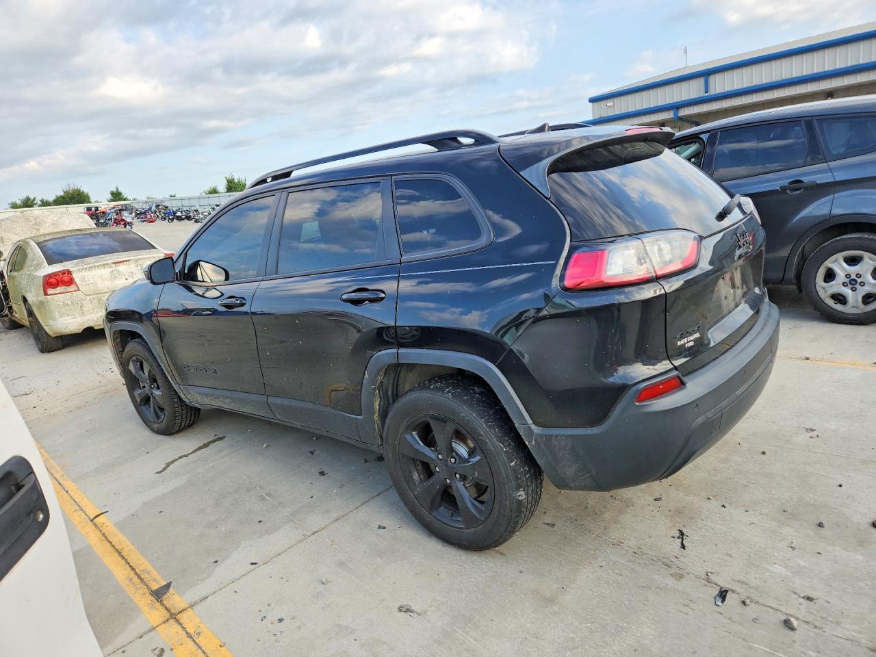 2021 Jeep Cherokee Latitude Plus - Фото 2