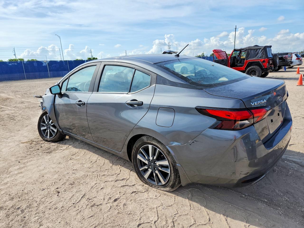 2025 Nissan Versa S - Фото 2