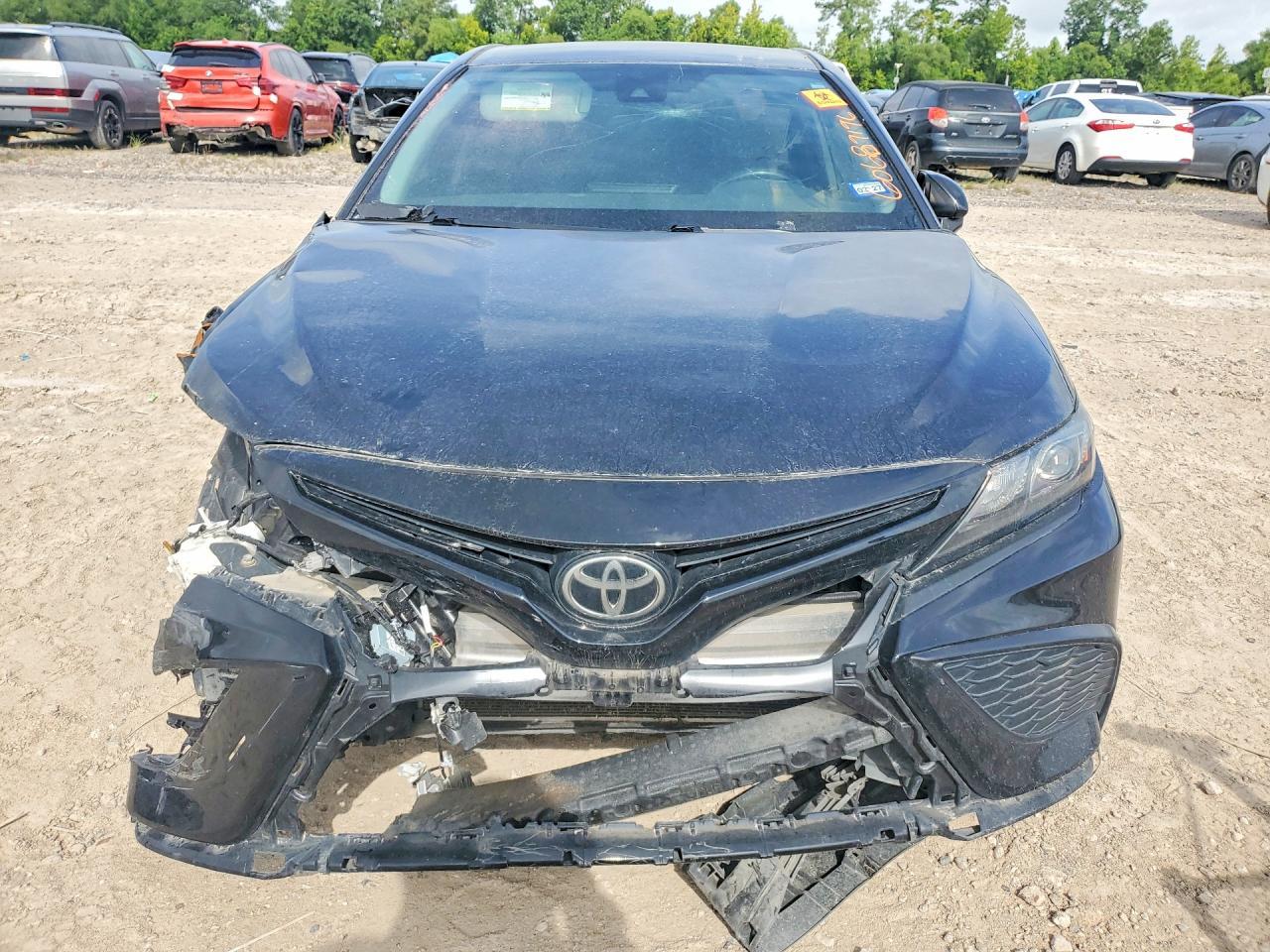 2021 Toyota Camry Se - Image 5
