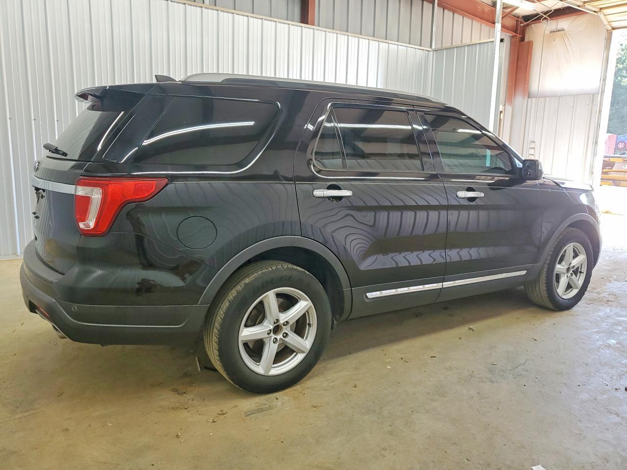 2018 Ford Explorer Xlt - Фото 3