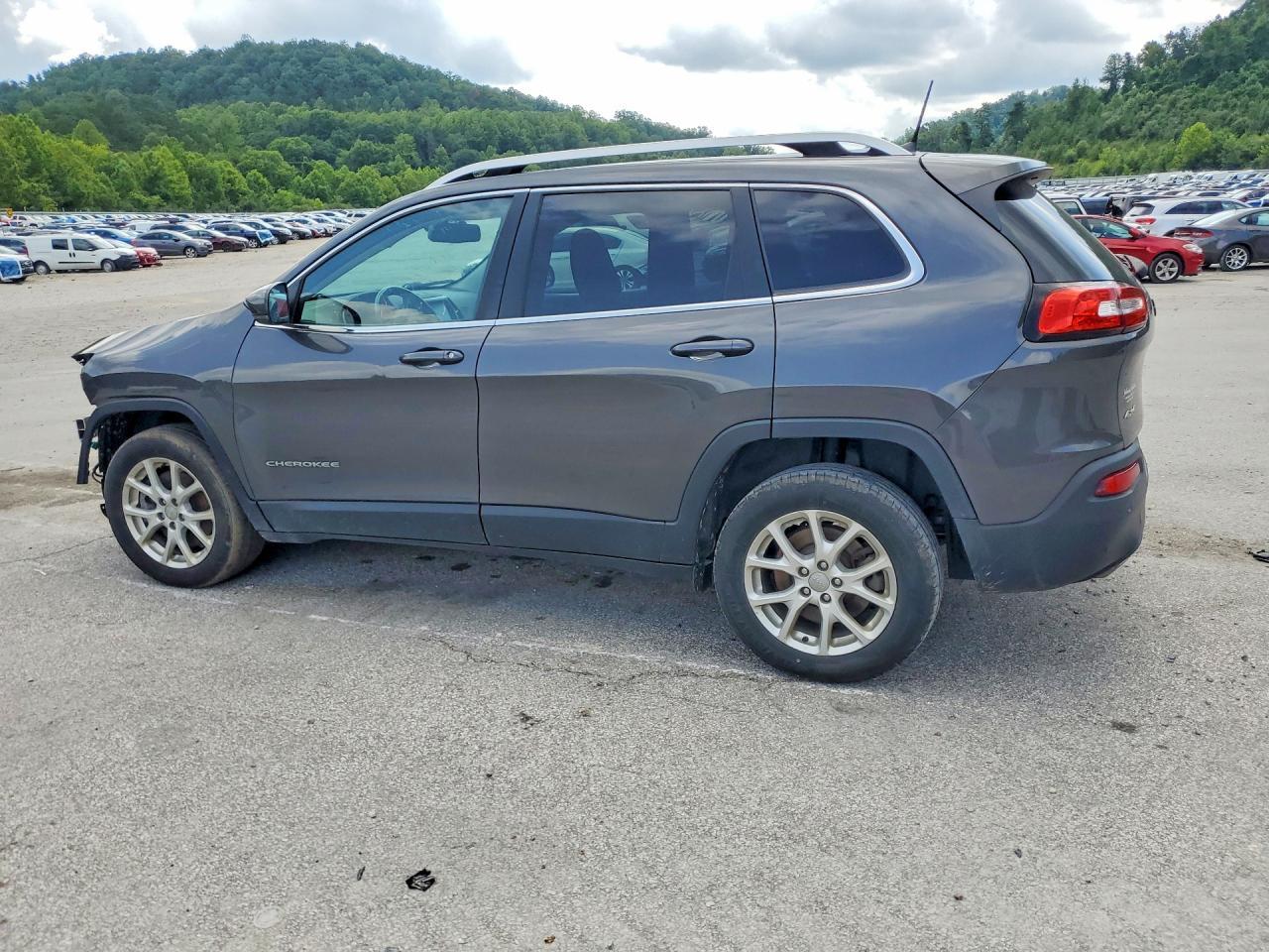 2017 Jeep Cherokee Latitude - Фото 2