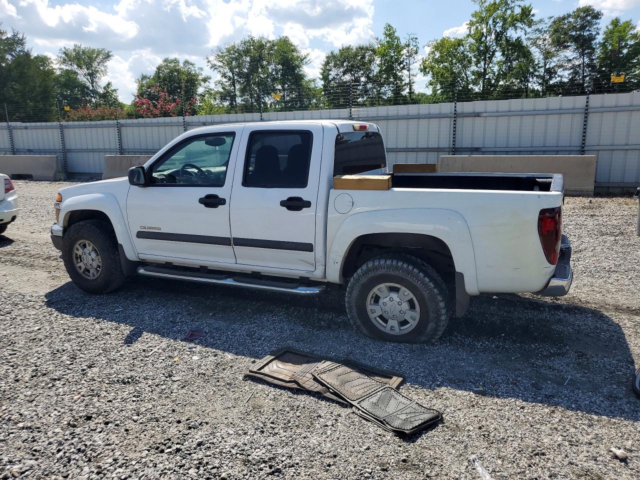 2004 Chevrolet Colorado - Image 2