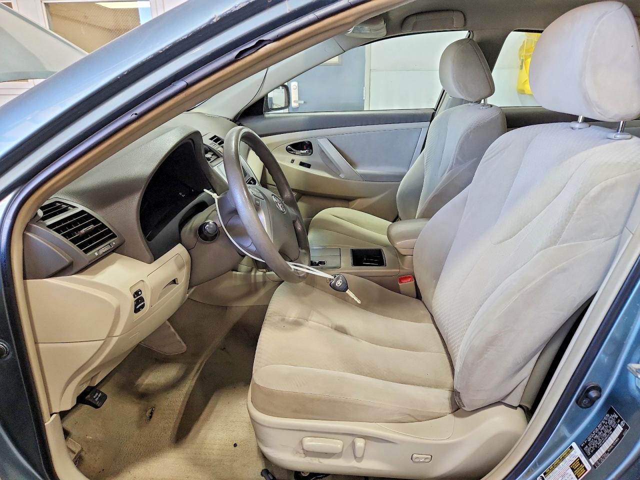 2009 Toyota Camry Le - Image 7