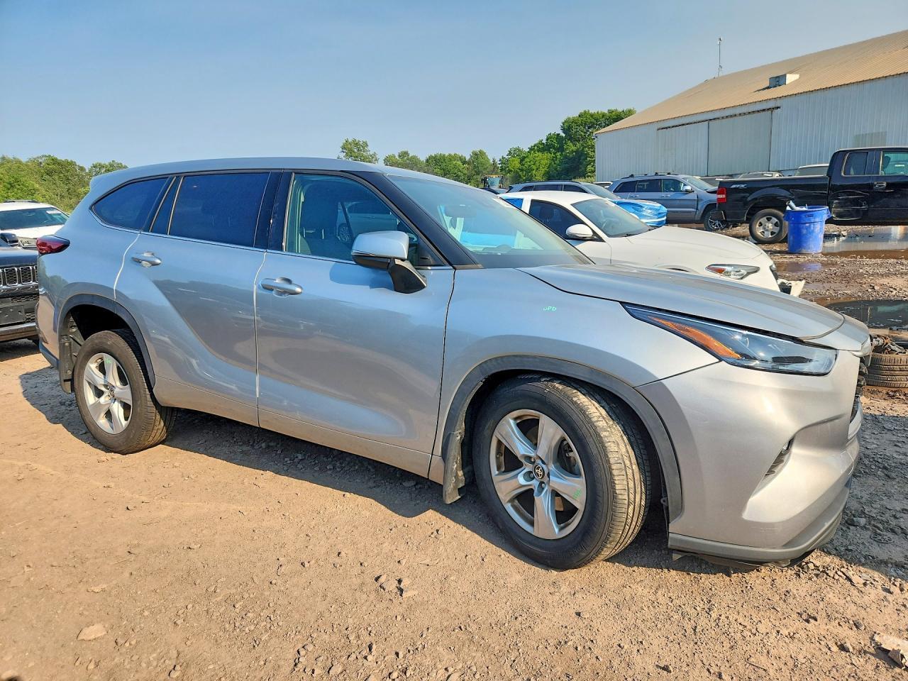 2022 Toyota Highlander Le - Фото 4