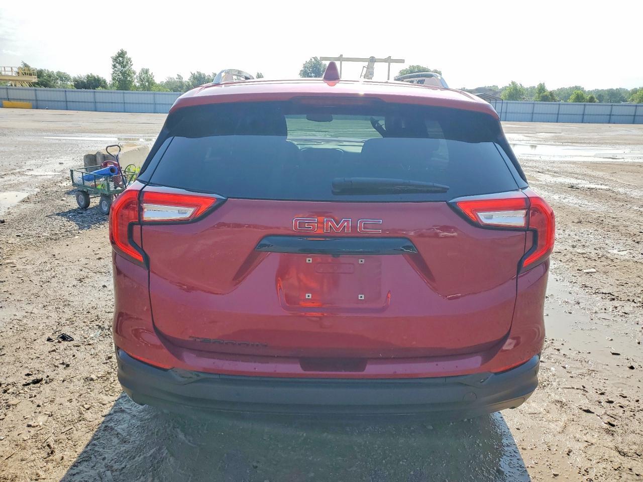 2023 GMC Terrain Sle - Image 6